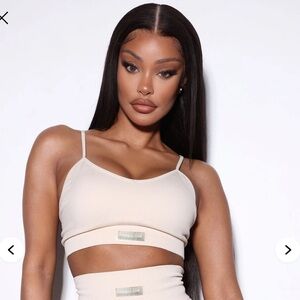 Fashion Nova - Cream Seamless Sports Bra, Medium